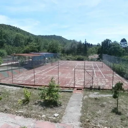 Le Claux Des Hesperides 2* アルマーニュ・アン・プロヴァンス